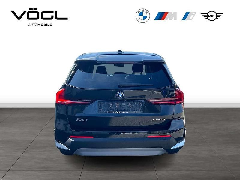 Gebraucht BMW iX1 Performance 225 kW (306 PS) 2023 Saphirschwarz SUV