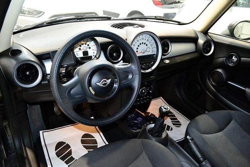 Usado Mini ONE 98 HP (72 kW) 2012 Preto Citadino