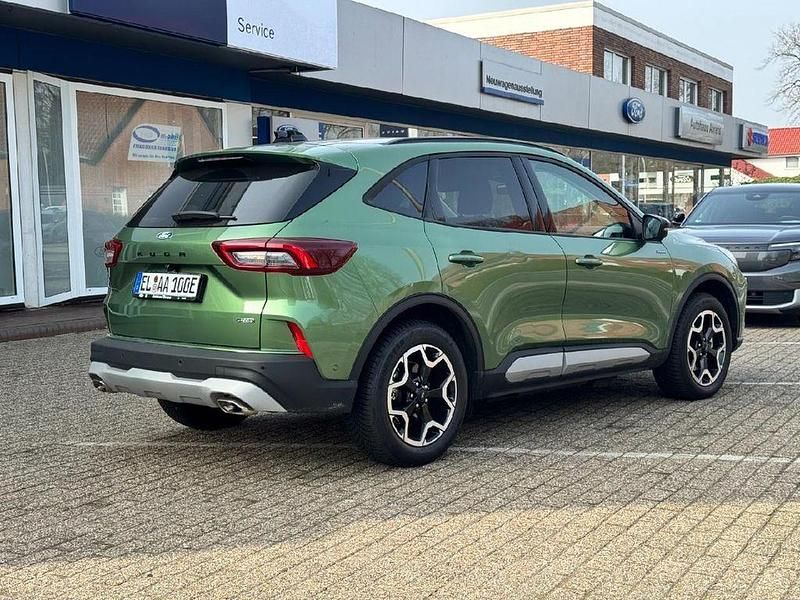 Gebraucht Ford Kuga Active X 242 PS (177 kW) 2025 Bursting green SUV