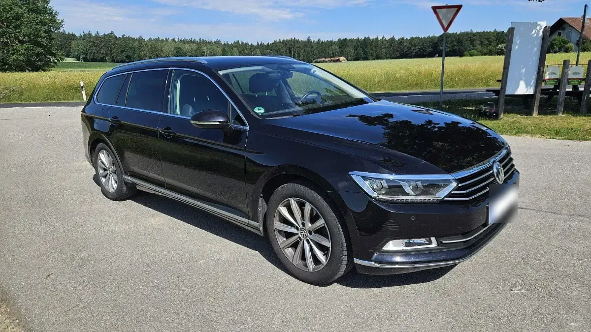 Gebraucht VW Passat Highline 150 PS (110 kW) 2015 Schwarz Kombi