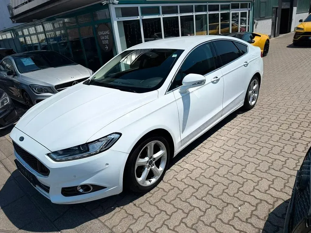 Gebraucht Ford Mondeo Titanium 179 PS (131 kW) 2016 Weiß Limousine