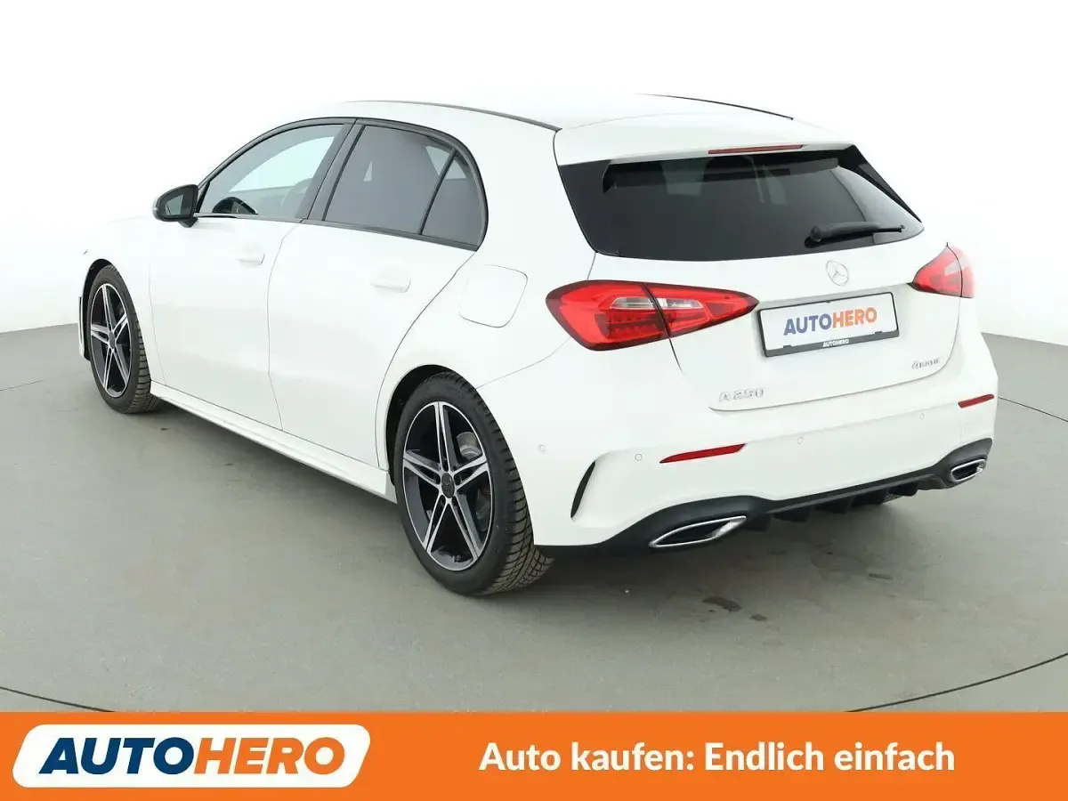 Gebraucht Mercedes A250 AMG line 224 PS (164 kW) 2019 Weiß Limousine