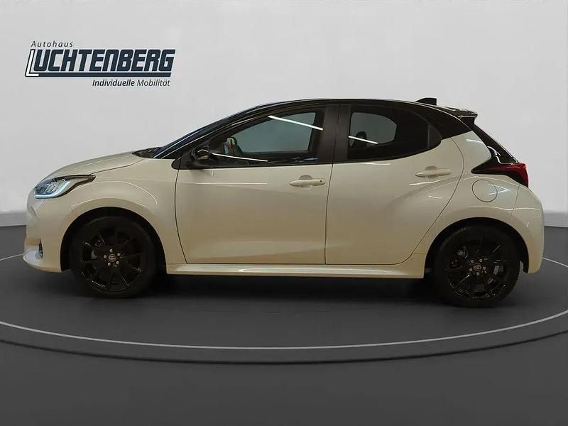 Gebraucht Toyota Yaris Hybrid Style 116 PS (85 kW) 2023 Schwarz Limousine