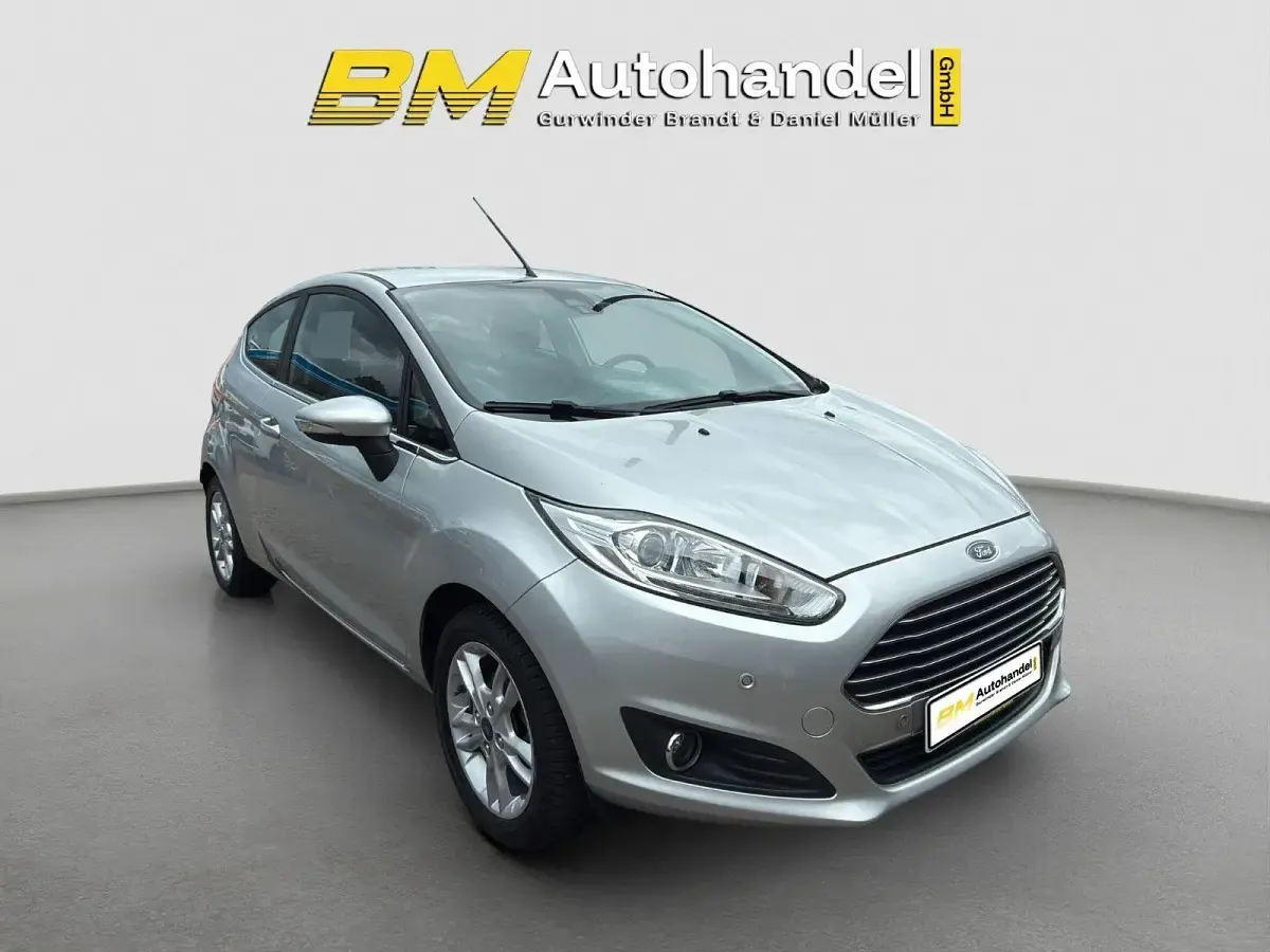 Gebraucht Ford Fiesta Titanium 101 PS (74 kW) 2017 Silber Kleinwagen