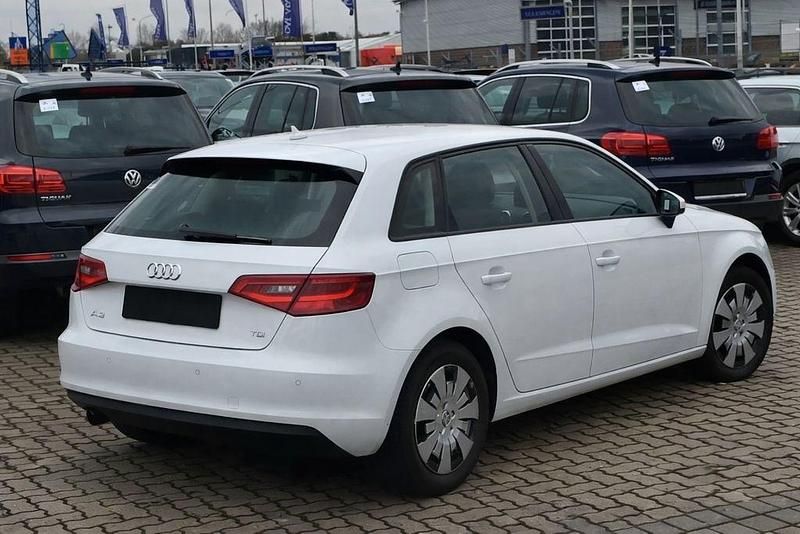 Gebraucht Audi A3 110 PS (80 kW) 2014 Weiß Limousine