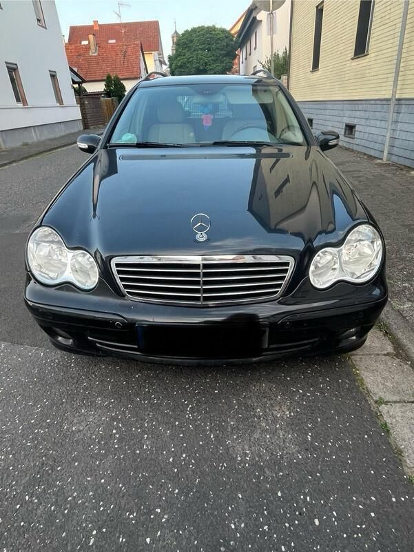 Schwarz Gebraucht 2007 Mercedes C220 Kombi | 5.000 € - Bild 1/4