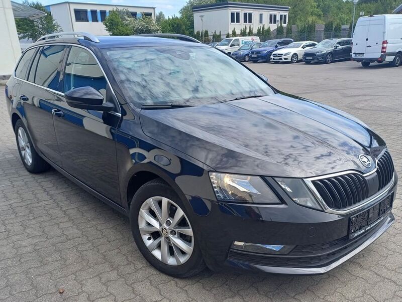 Schwarz Gebraucht 2019 Skoda Octavia Ambition Kombi | 10.690 € (Guter Preis) - Bild 1/4
