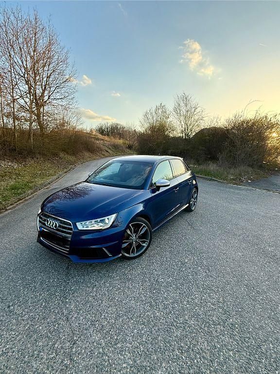 Blau Gebraucht 2016 Audi S1 Sportback Comfort Kleinwagen | 23.999 € (Fairer Preis) - Bild 1/4
