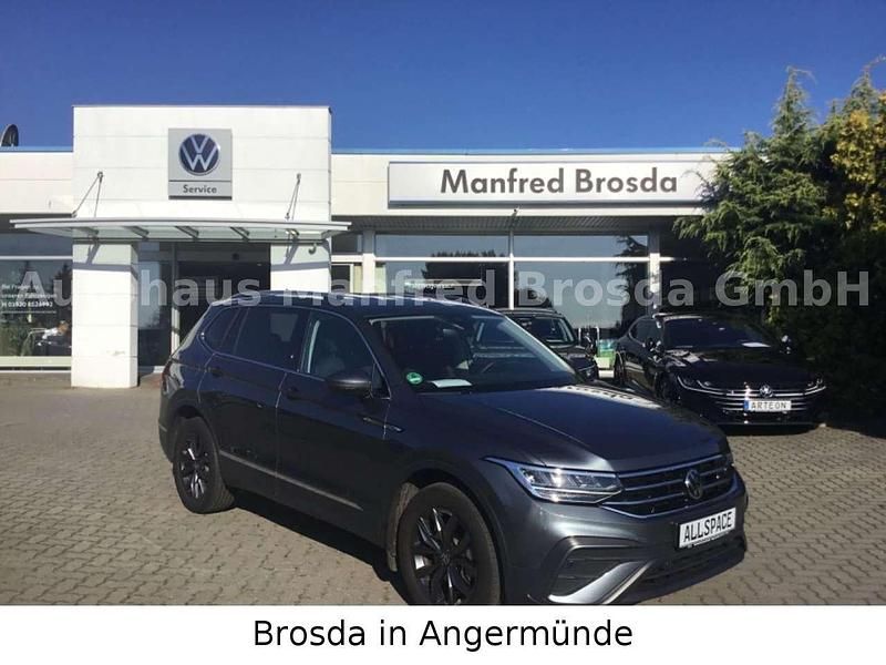 Grau Gebraucht 2023 VW Tiguan Allspace Life SUV | 35.990 € (Fairer Preis) - Bild 1/4