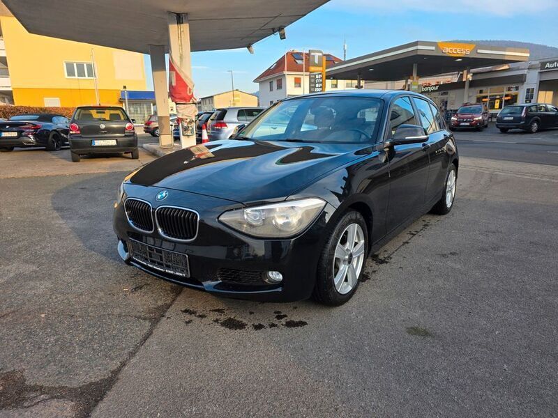 Schwarz Gebraucht 2011 BMW 118 Comfort Edition Kleinwagen | 7.900 € (Fairer Preis) - Bild 1/4