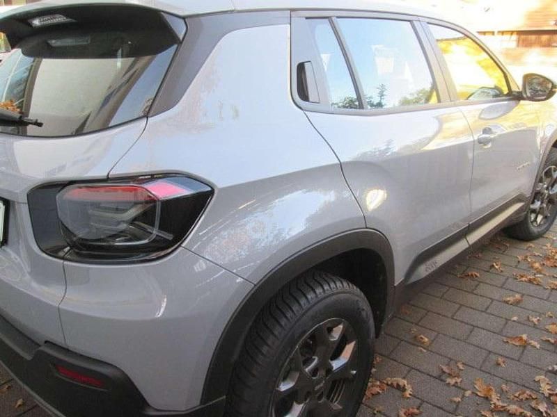 Neu Jeep Avenger 110 PS (80 kW) 2025 Concrete grey (vr785/a) SUV