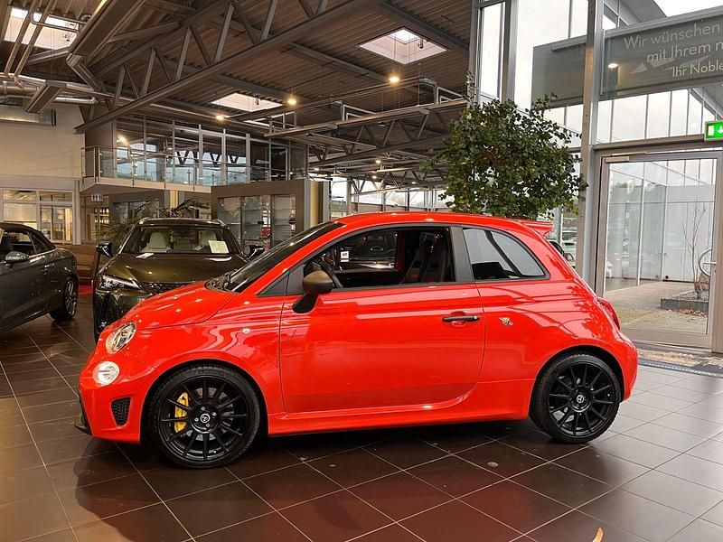 Używany Abarth 695 179 KM (131 kW) 2024 Pomarańczowy Hatchback