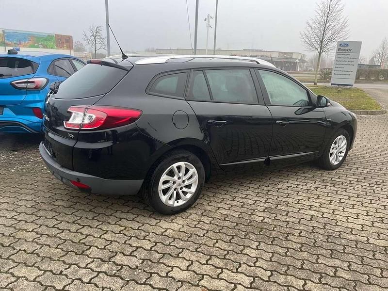 Gebraucht Renault Mégane GrandTour LIMITED 116 PS (85 kW) 2016 Black pearl schwarz Kombi