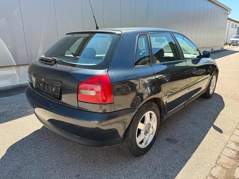 Gebraucht Audi A3 Ambiente 101 PS (74 kW) 1999 Schwarz Kleinwagen