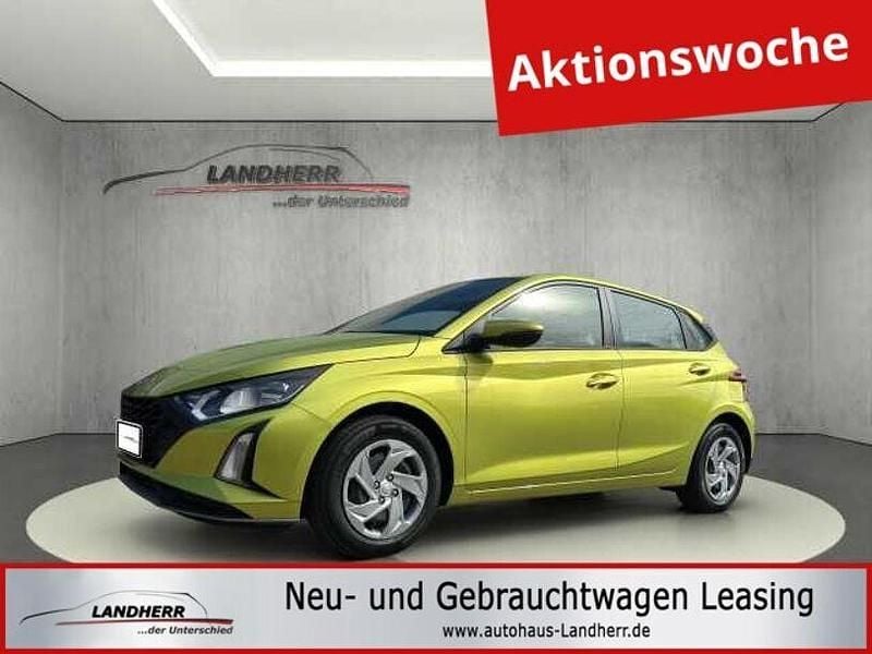 Neu Hyundai i20 Comfort 79 PS (58 kW) 2025 Gelb Limousine