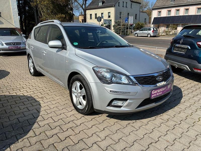 Usata Kia Ceed 90 CV (66 kW) 2012 Argento Utilitaria