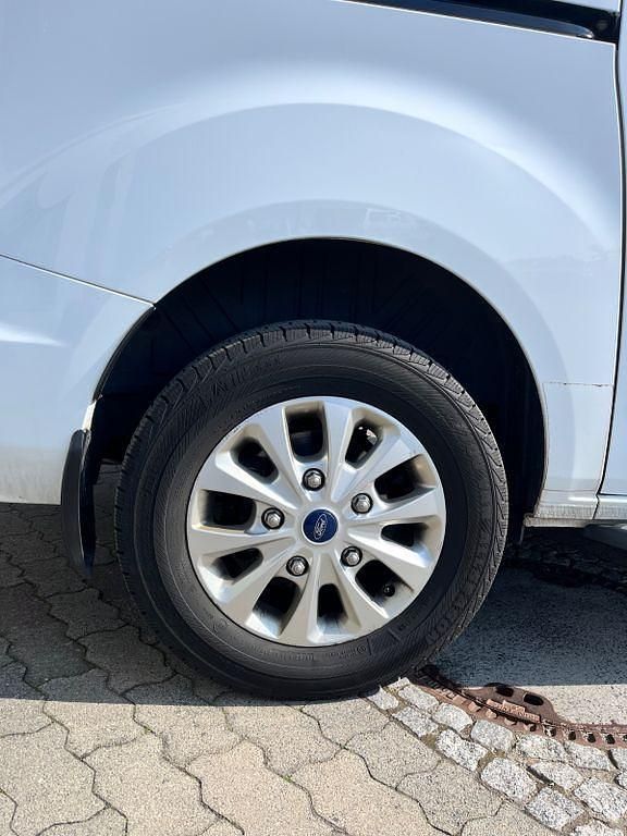Gebraucht Ford Tourneo 131 PS (96 kW) 2020 Weiß Van / Kleinbus