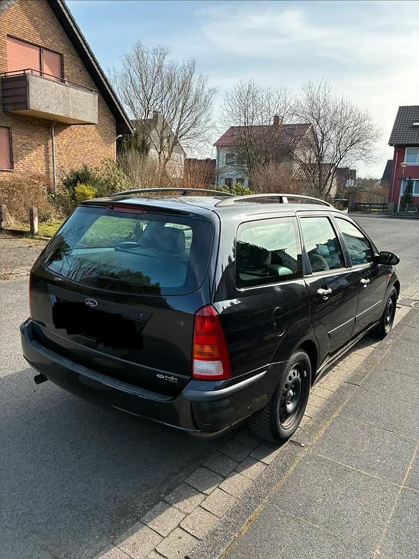 Second-hand Ford Focus 115 CP (84 kW) 2004 Negru Break