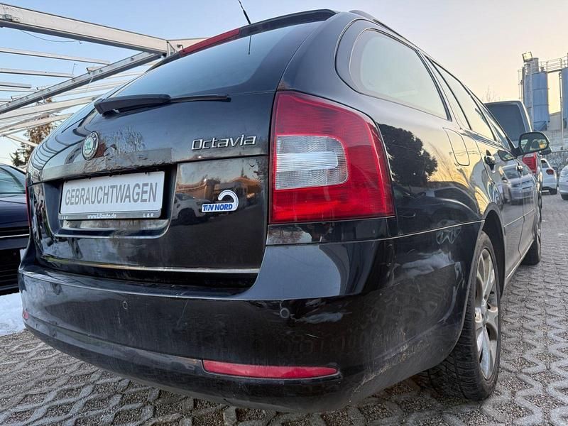 Gebraucht Skoda Octavia Elegance 105 PS (77 kW) 2010 Schwarz Kombi