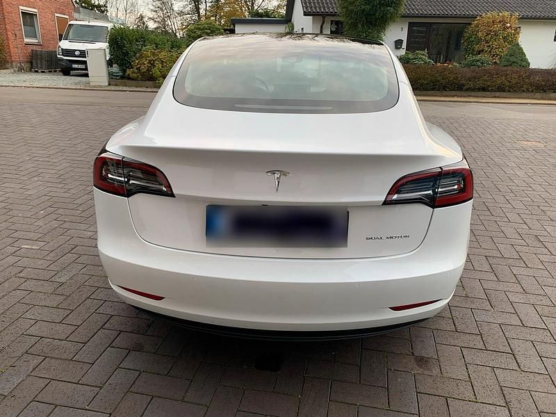 Gebraucht Tesla Model 3 Long Range AWD 366 kW (498 PS) 2022 Weiß Limousine