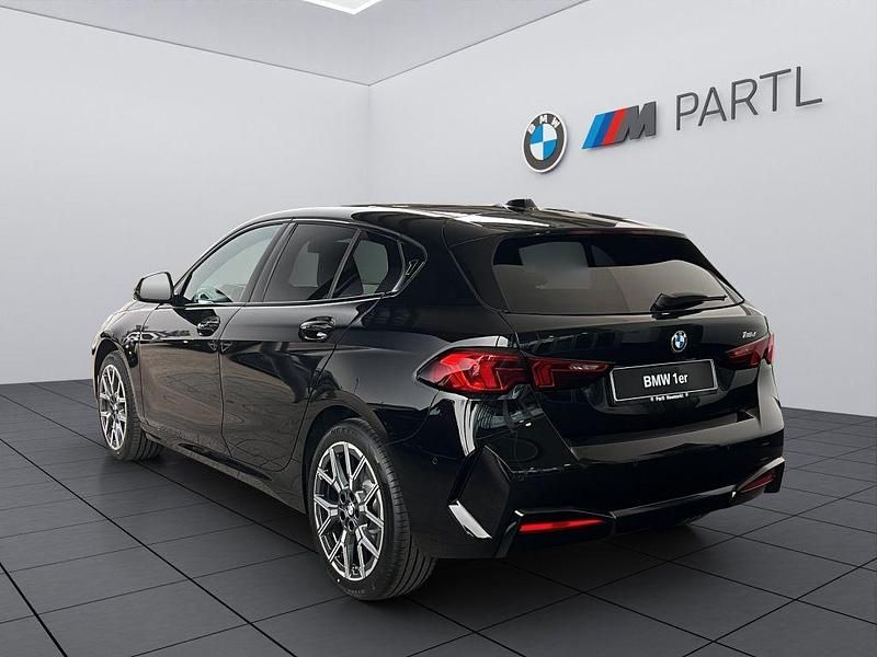 Neu BMW 118 150 PS (110 kW) 2026 Schwarz uni Kleinwagen