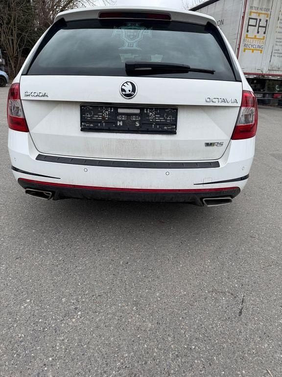 Gebraucht Skoda Octavia RS 184 PS (135 kW) 2016 Weiß Kleinwagen