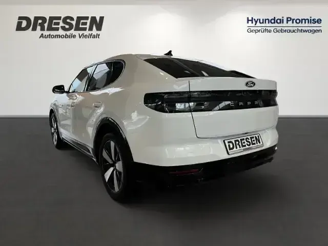 Używany Ford Capri Extended Range 210 kW (286 KM) 2025 Biały SUV