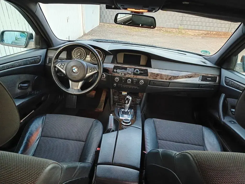Gebraucht BMW 520 Lifestyle 177 PS (130 kW) 2008 Schwarz Kombi