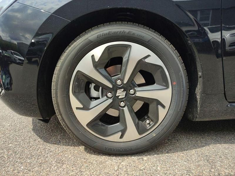 Gebraucht Suzuki Swift Comfort+ 83 PS (61 kW) 2025 Schwarz Kleinwagen