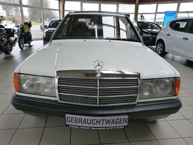 Weiß Gebraucht 1985 Mercedes 190 Limousine | 8.900 € - Bild 1/4