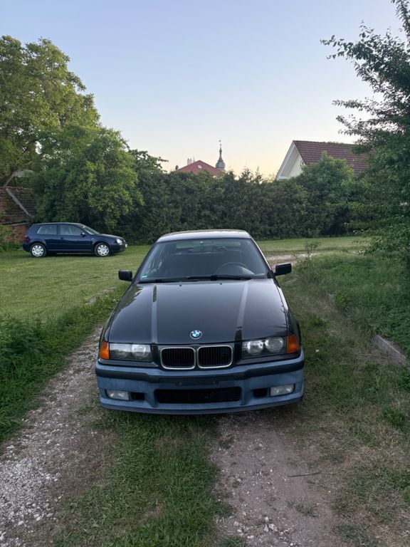 Blau Gebraucht 1995 BMW 316 Compact M Sport Kleinwagen | 2.250 € - Bild 1/4