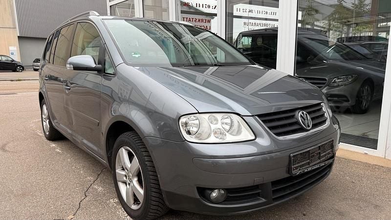 Platinum grey Gebraucht 2005 VW Touran Van / Kleinbus | 2.290 € (Guter Preis) - Bild 1/4