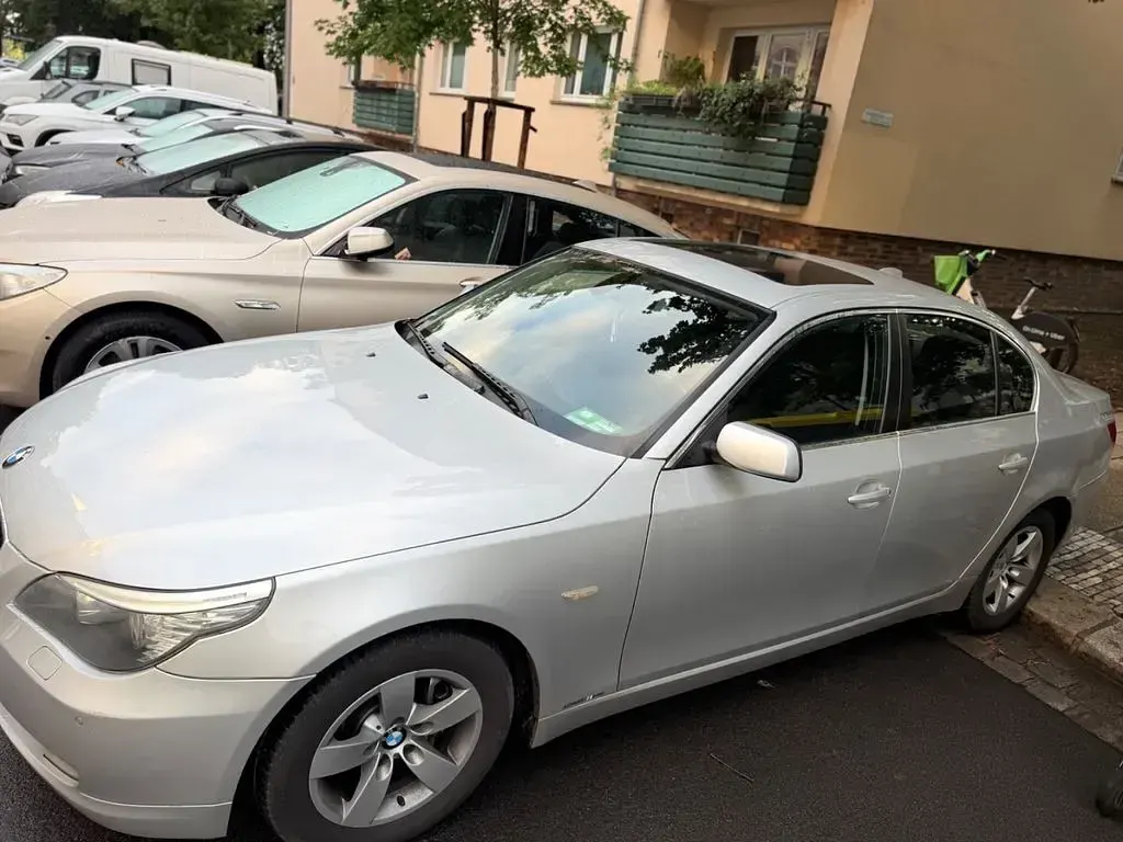 Gebraucht BMW 523 Lifestyle 190 PS (139 kW) 2008 Silber Limousine