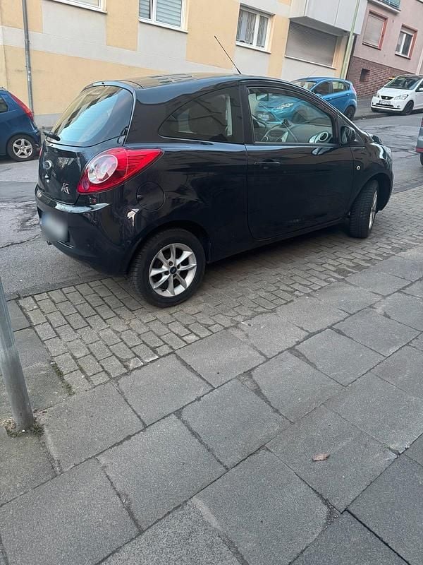 Gebraucht Ford Ka 70 PS (51 kW) 2014 Schwarz Kleinwagen