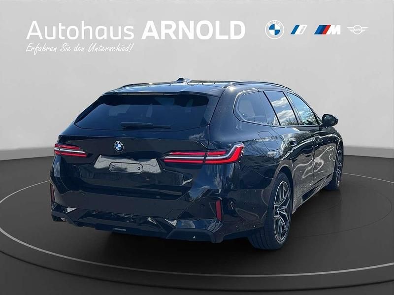 Neu BMW 520 Performance 197 PS (144 kW) 2026 Black sapphire Kombi