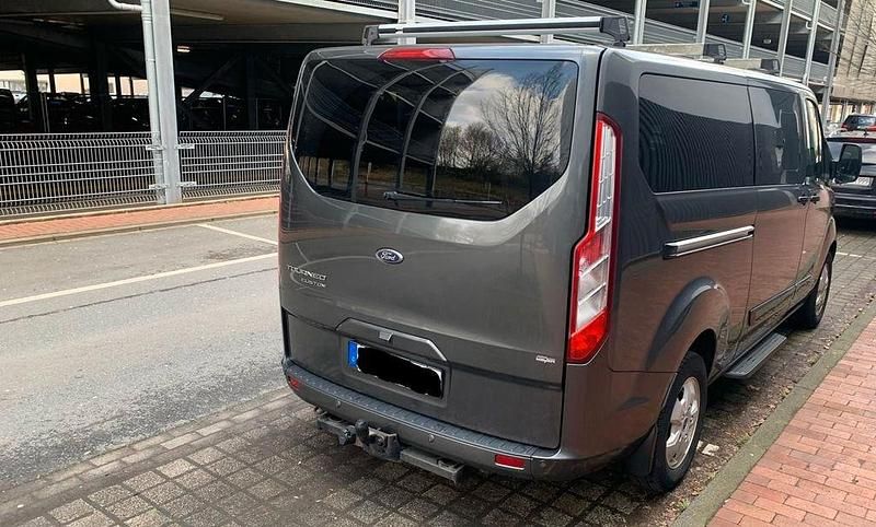Gebraucht Ford Transit Custom 131 PS (96 kW) 2017 Braun Van / Kleinbus