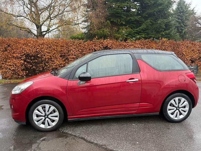 Gebraucht DS Automobiles DS3 So Chic 95 PS (69 kW) 2010 Rot Limousine