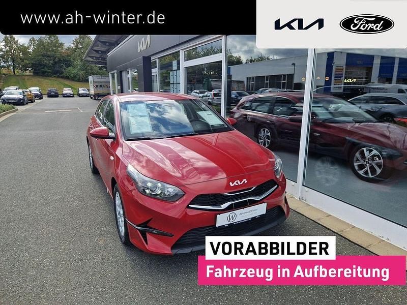 Neu Kia Ceed Vision 140 PS (102 kW) 2025 Rot Kleinwagen