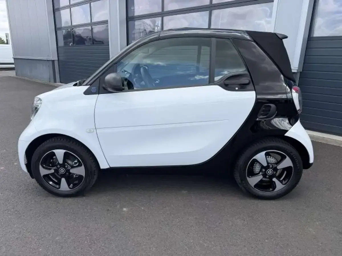 Gebraucht Smart ForTwo Electric Drive Exclusive 60 kW (82 PS) 2024 Weiß Cabrio