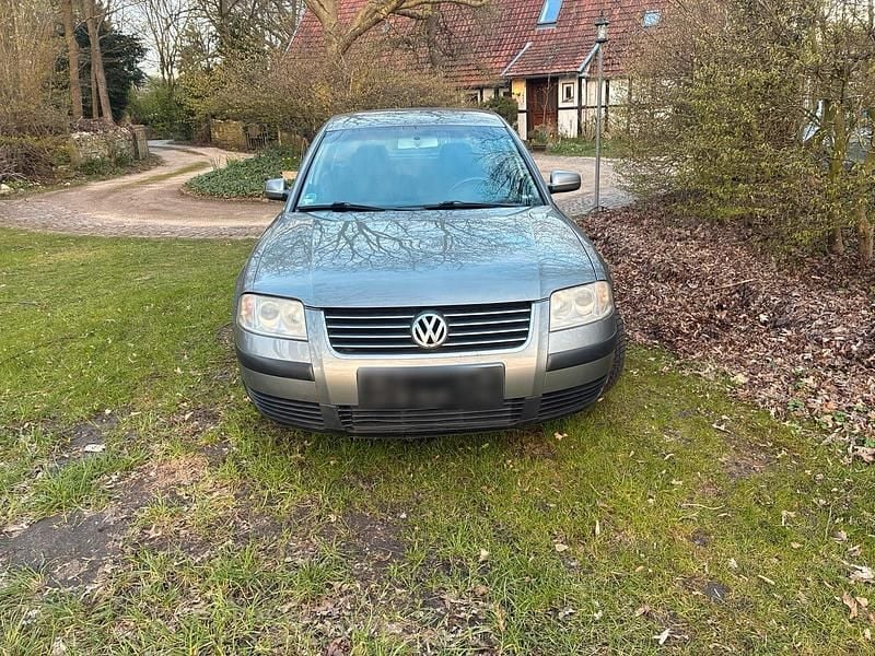 Gebraucht VW Passat 101 PS (74 kW) 2001 Grau Limousine