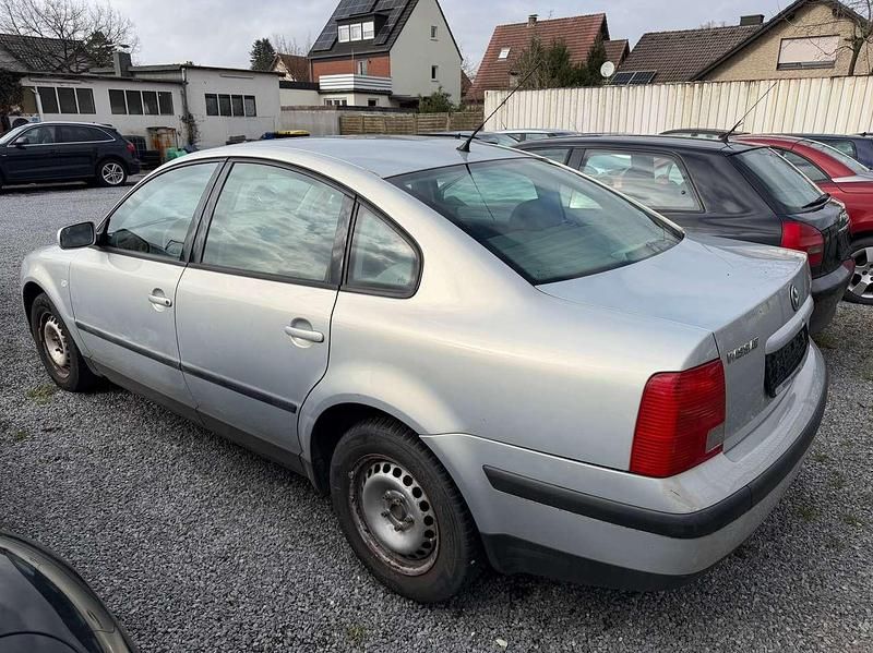 Gebraucht VW Passat GT 101 PS (74 kW) 2000 Silber Limousine