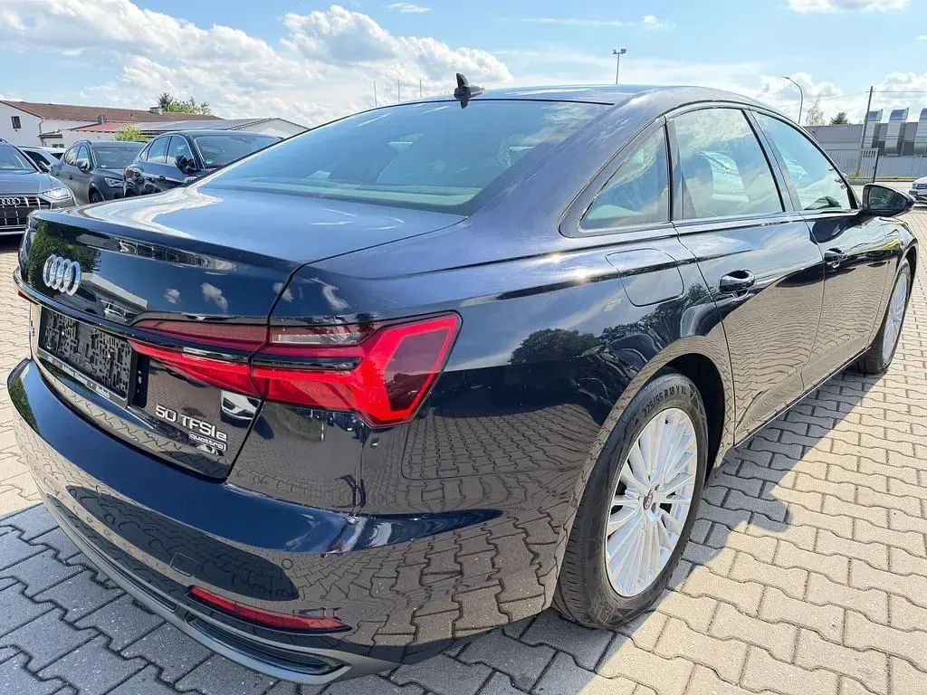 Gebraucht Audi A6 Sport 299 PS (219 kW) 2022 Blau Limousine