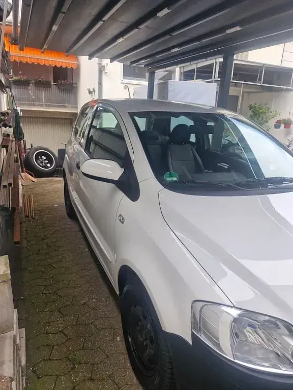 Gebraucht VW Fox 60 PS (44 kW) 2011 Weiß Kleinwagen