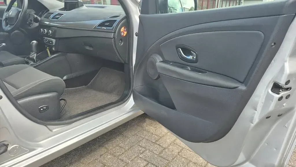 Gebraucht Renault Mégane 101 PS (74 kW) 2013 Grau Limousine