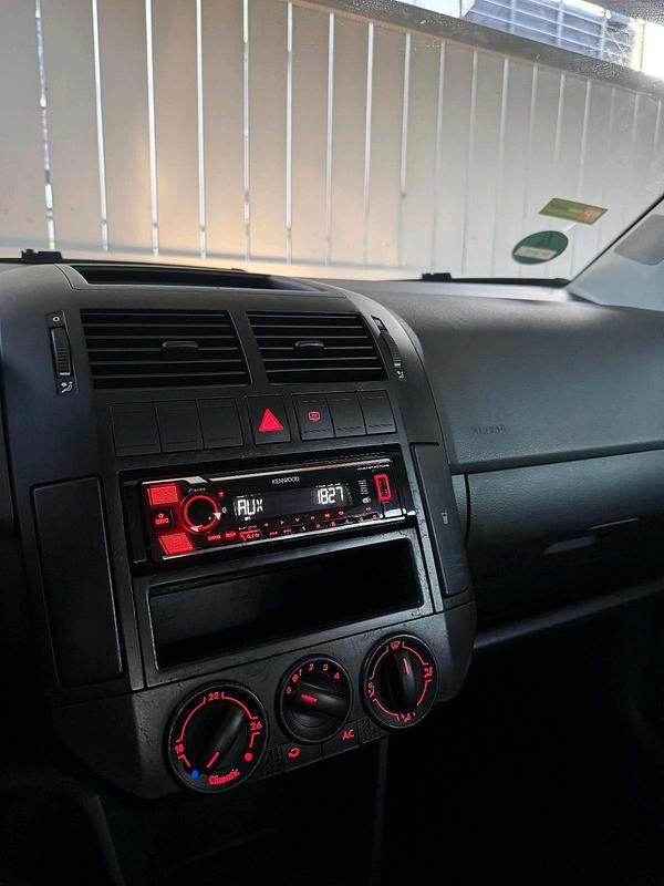 Gebraucht VW Polo 64 PS (47 kW) 2002 Grau Kleinwagen