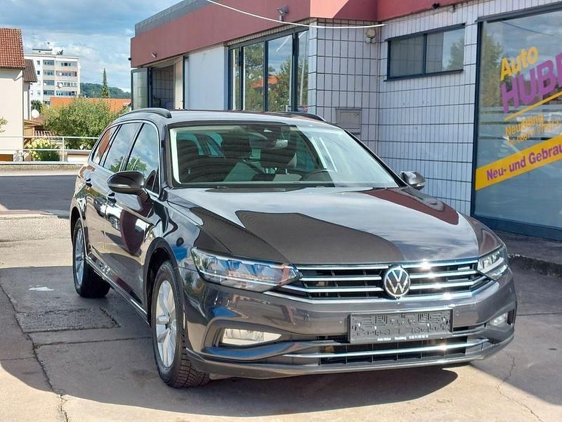 Grau Gebraucht 2021 VW Passat Business Kombi | 21.700 € (Fairer Preis) - Bild 1/4