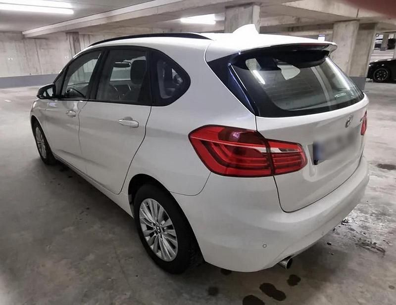Gebraucht BMW 216 116 PS (85 kW) 2016 Weiß Van / Kleinbus