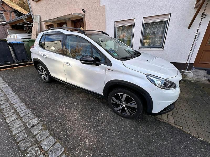 Weiß Gebraucht 2019 Peugeot 2008 GT SUV | 11.000 € (Superpreis) - Bild 1/4
