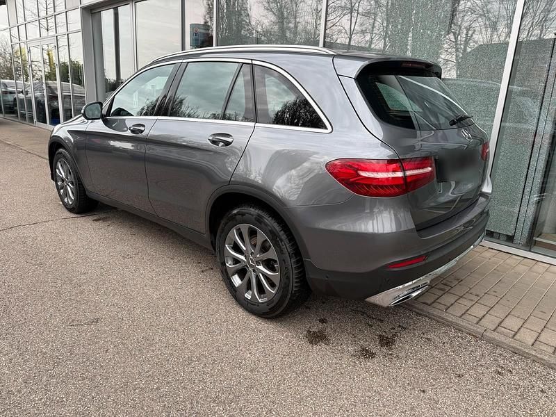 Gebraucht Mercedes GLC250 204 PS (150 kW) 2016 Grau SUV