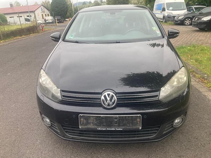 Schwarz Gebraucht 2011 VW Golf VI Comfortline Kleinwagen | 3.900 € (Fairer Preis) - Bild 1/4